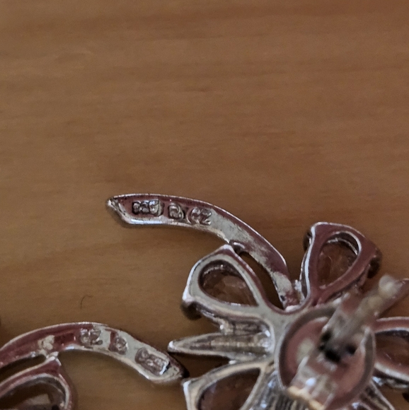 925 CZ stamped pink, clear and sterling silver flower post earrings - Picture 4 of 4